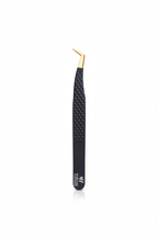 Pinzetta HIROSE punta angolata 90° nera con finitura oro per lash extension volume - vista frontale